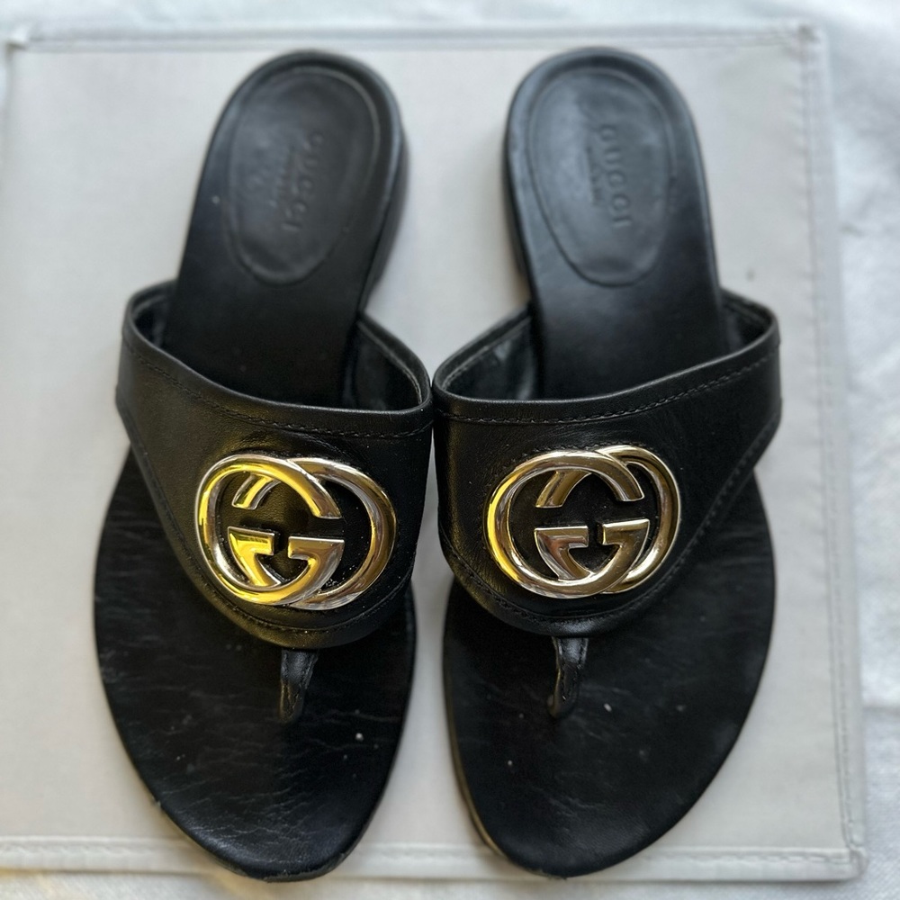 Gucci GG Thong Sandals size  6.5 preowned